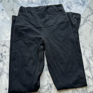 Black ribbed lululemon align leggings